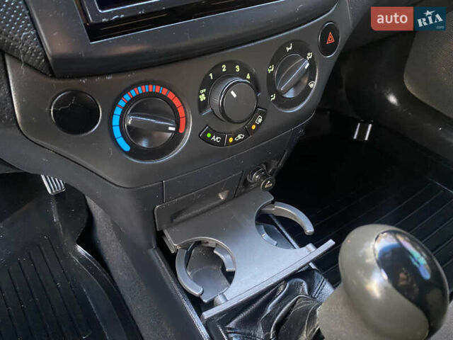 Бежевый ЗАЗ Вида, объемом двигателя 1.5 л и пробегом 160 тыс. км за 3900 $, фото 10 на Automoto.ua