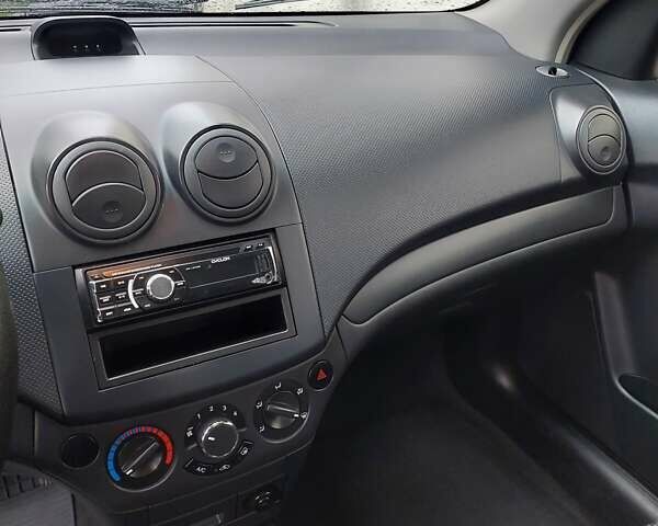 Бежевий ЗАЗ Віда, об'ємом двигуна 1.5 л та пробігом 118 тис. км за 4000 $, фото 2 на Automoto.ua