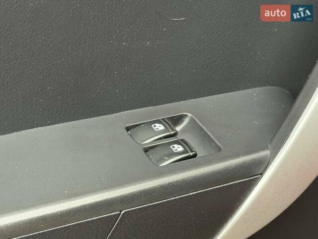 Красный ЗАЗ Вида, объемом двигателя 1.4 л и пробегом 45 тыс. км за 5950 $, фото 20 на Automoto.ua