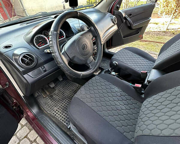 Красный ЗАЗ Вида, объемом двигателя 1.5 л и пробегом 52 тыс. км за 4750 $, фото 2 на Automoto.ua