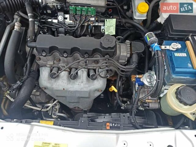 Серый ЗАЗ Вида, объемом двигателя 1.5 л и пробегом 37 тыс. км за 6500 $, фото 4 на Automoto.ua