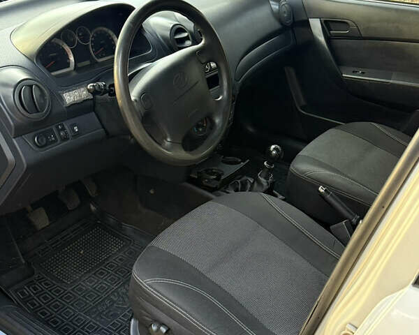 Серый ЗАЗ Вида, объемом двигателя 1.5 л и пробегом 176 тыс. км за 3400 $, фото 7 на Automoto.ua