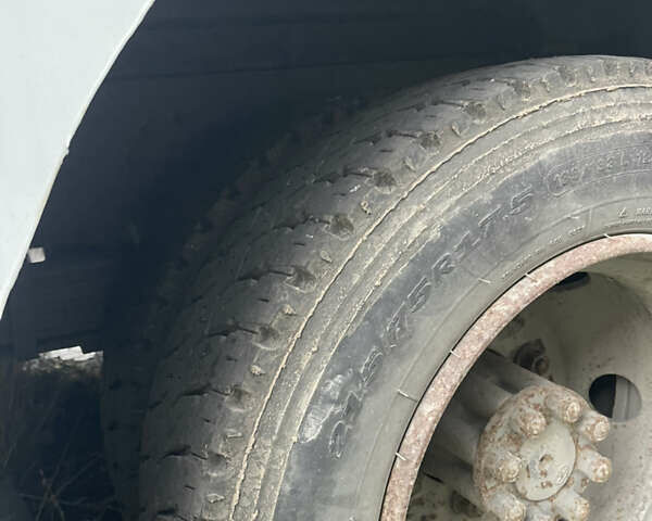 Белый ЗАЗ A07А I-VAN, объемом двигателя 5.7 л и пробегом 300 тыс. км за 12500 $, фото 3 на Automoto.ua