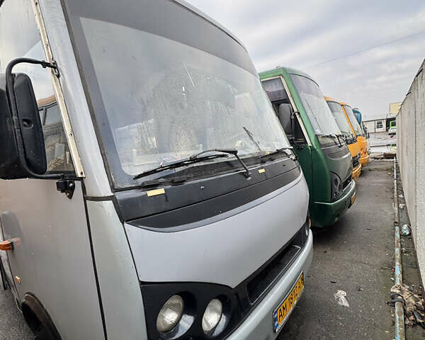 Зеленый ЗАЗ A07А I-VAN, объемом двигателя 5.68 л и пробегом 100 тыс. км за 8000 $, фото 1 на Automoto.ua