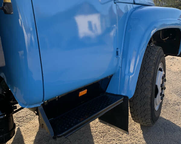 Синий ЗИЛ 130, объемом двигателя 4.75 л и пробегом 100 тыс. км за 16500 $, фото 15 на Automoto.ua