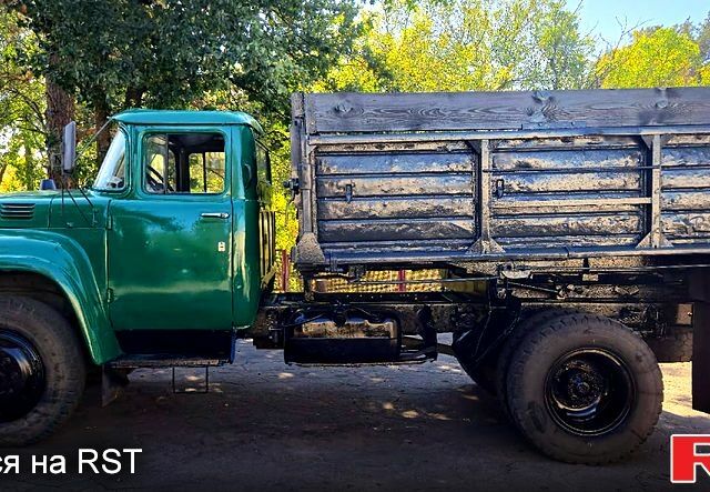 Зеленый ЗИЛ 130, объемом двигателя 6 л и пробегом 250 тыс. км за 5000 $, фото 1 на Automoto.ua
