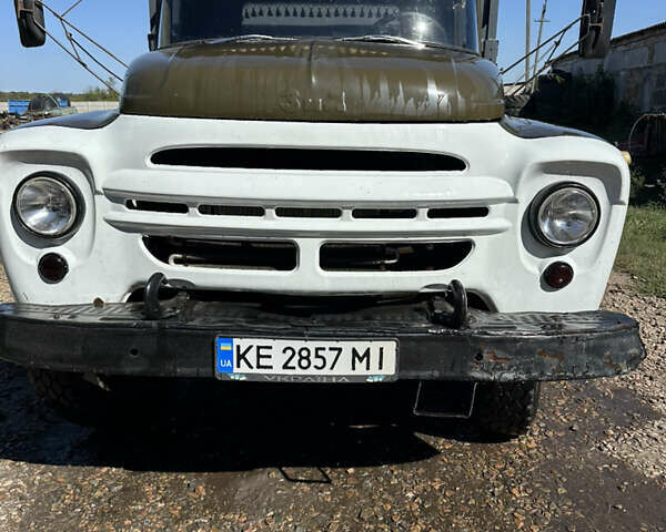 Зеленый ЗИЛ 130, объемом двигателя 4.75 л и пробегом 2 тыс. км за 10000 $, фото 11 на Automoto.ua