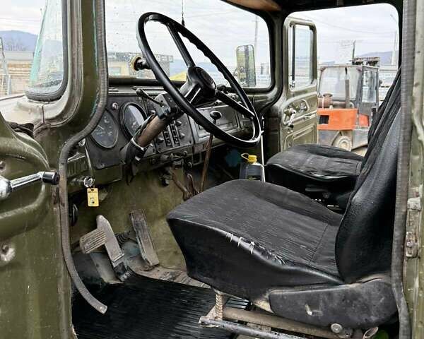 Зеленый ЗИЛ 130, объемом двигателя 6 л и пробегом 247 тыс. км за 3000 $, фото 3 на Automoto.ua