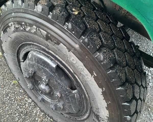 Зеленый ЗИЛ 130, объемом двигателя 6 л и пробегом 999 тыс. км за 8000 $, фото 1 на Automoto.ua