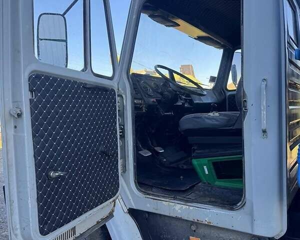 Серый ЗИЛ 4331, объемом двигателя 8.74 л и пробегом 1000 тыс. км за 8700 $, фото 4 на Automoto.ua