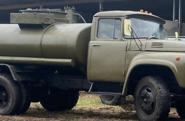 ЗИЛ Другая, объемом двигателя 2.3 л и пробегом 0 тыс. км за 5000 $, фото 1 на Automoto.ua