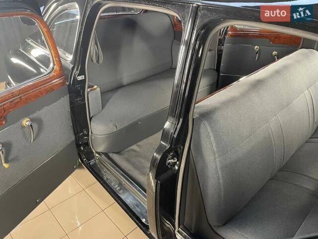 Черный ЗИМ 12, объемом двигателя 3.5 л и пробегом 8 тыс. км за 65000 $, фото 10 на Automoto.ua