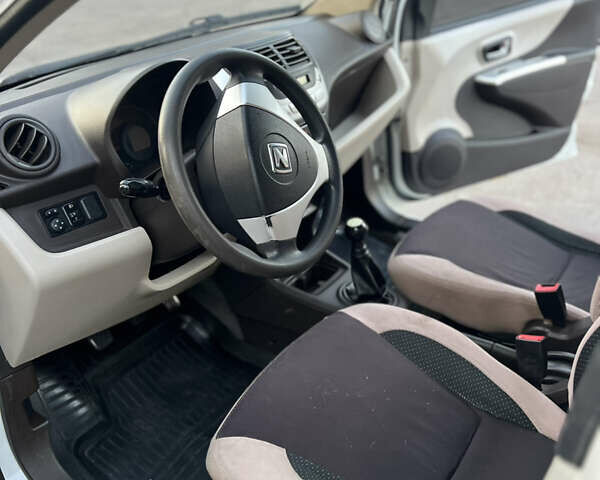 Білий Зотьє З100, об'ємом двигуна 1 л та пробігом 112 тис. км за 3900 $, фото 4 на Automoto.ua