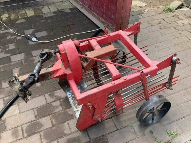 Зубр Другая 2015 в Краматорске на Automoto.ua Зубр Другая, объемом двигателя 0 л и пробегом 0 тыс. км за 913 $, фото 4 на Automoto.ua