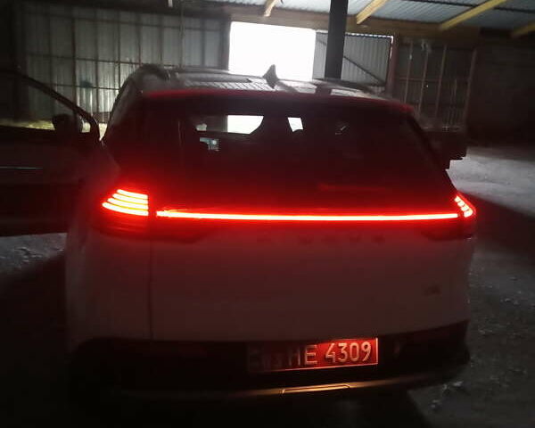 Белый Aiways U5, объемом двигателя 0 л и пробегом 28 тыс. км за 17800 $, фото 2 на Automoto.ua