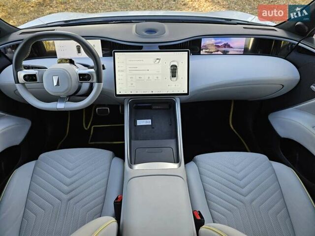 Белый Avatr 11, объемом двигателя 0 л и пробегом 13 тыс. км за 41000 $, фото 74 на Automoto.ua