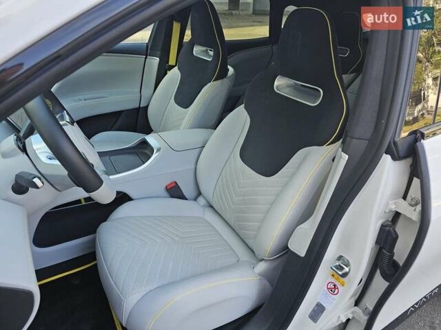 Белый Avatr 11, объемом двигателя 0 л и пробегом 13 тыс. км за 41000 $, фото 30 на Automoto.ua