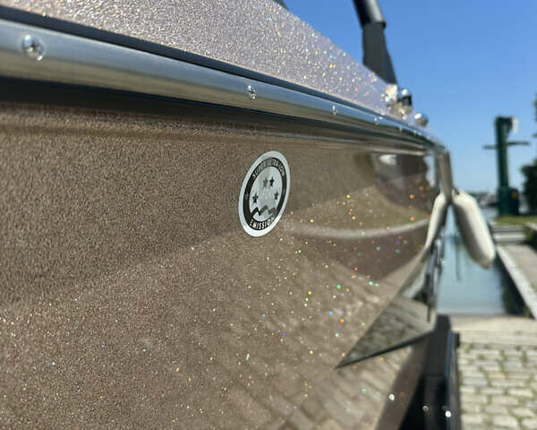 Чорний Axis Wake A, об'ємом двигуна 5.3 л та пробігом 50 тис. км за 175000 $, фото 6 на Automoto.ua