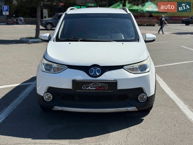 Белый BAIC EC200, объемом двигателя 0 л и пробегом 42 тыс. км за 6500 $, фото 2 на Automoto.ua