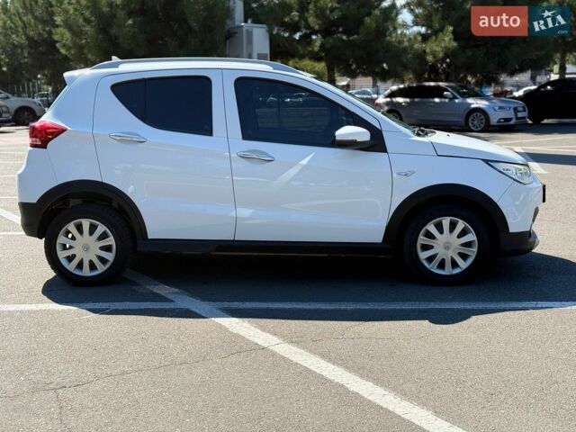Белый BAIC EC200, объемом двигателя 0 л и пробегом 42 тыс. км за 6500 $, фото 4 на Automoto.ua