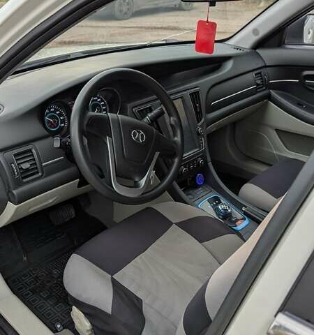 Білий BAIC EU260, об'ємом двигуна 0 л та пробігом 22 тис. км за 10000 $, фото 19 на Automoto.ua