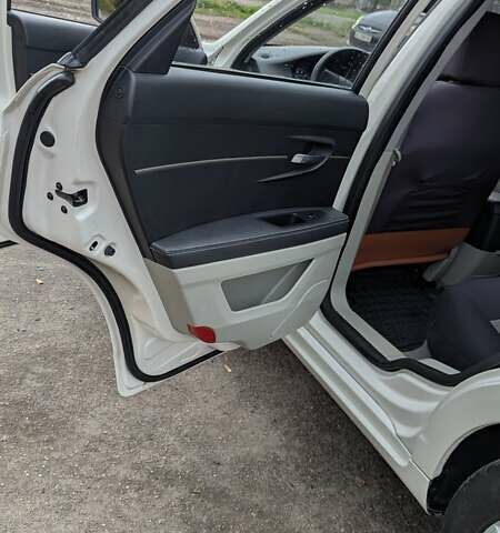 Білий BAIC EU260, об'ємом двигуна 0 л та пробігом 22 тис. км за 10000 $, фото 5 на Automoto.ua