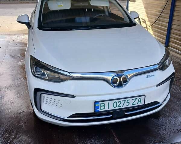 Белый BAIC EU5, объемом двигателя 0 л и пробегом 52 тыс. км за 13000 $, фото 7 на Automoto.ua