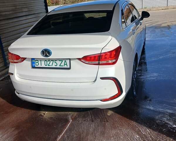 Белый BAIC EU5, объемом двигателя 0 л и пробегом 52 тыс. км за 13000 $, фото 6 на Automoto.ua