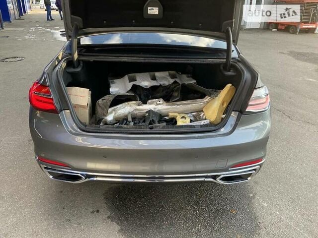 Серый BMW-Alpina B7, объемом двигателя 0 л и пробегом 6 тыс. км за 40000 $, фото 3 на Automoto.ua