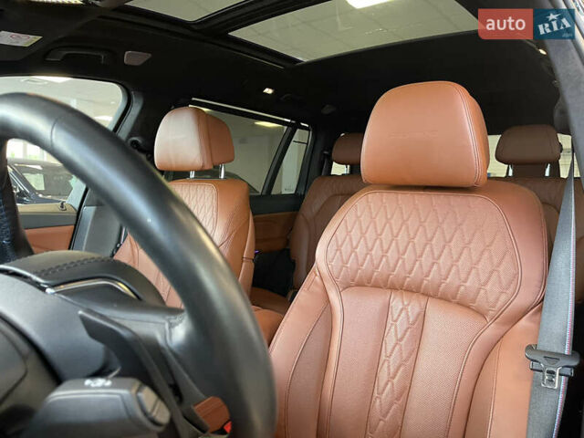 Черный BMW-Alpina XB7, объемом двигателя 4.39 л и пробегом 34 тыс. км за 194900 $, фото 13 на Automoto.ua