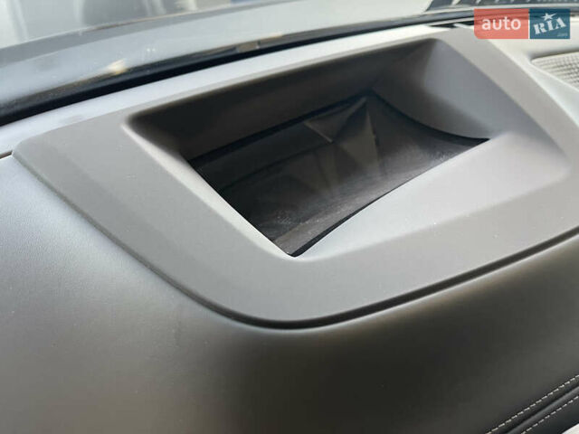 Черный BMW-Alpina XB7, объемом двигателя 4.39 л и пробегом 34 тыс. км за 194900 $, фото 25 на Automoto.ua