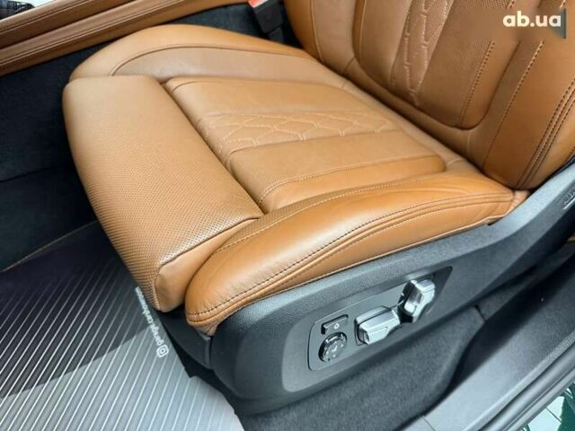BMW-Alpina XB7 2023 у Києві на Automoto.ua BMW-Alpina XB7, об'ємом двигуна 4.4 л та пробігом 32 тис. км за 197900 $, фото 26 на Automoto.ua