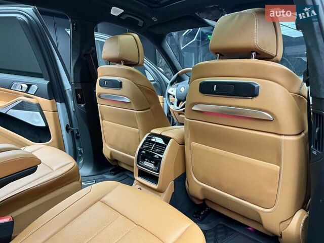 Серый BMW-Alpina XB7, объемом двигателя 4.4 л и пробегом 28 тыс. км за 209000 $, фото 55 на Automoto.ua