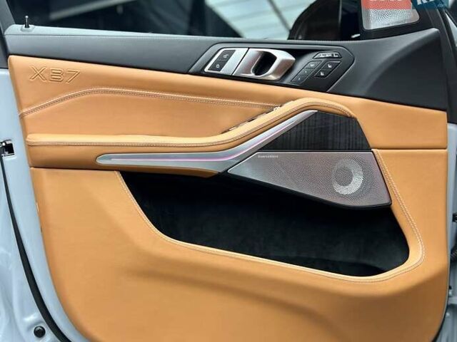 Серый BMW-Alpina XB7, объемом двигателя 4.4 л и пробегом 28 тыс. км за 209000 $, фото 30 на Automoto.ua