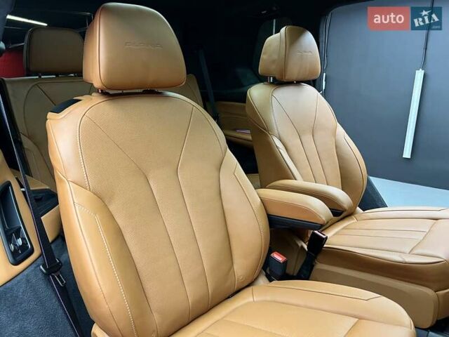 Серый BMW-Alpina XB7, объемом двигателя 4.4 л и пробегом 28 тыс. км за 209000 $, фото 53 на Automoto.ua