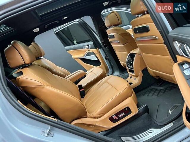 Серый BMW-Alpina XB7, объемом двигателя 4.4 л и пробегом 28 тыс. км за 209000 $, фото 52 на Automoto.ua