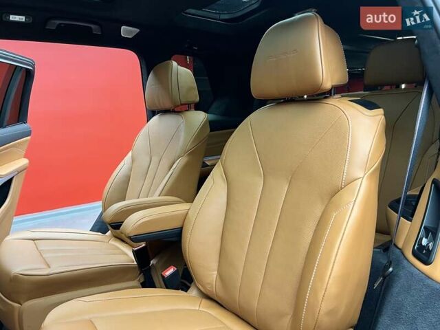 Серый BMW-Alpina XB7, объемом двигателя 4.4 л и пробегом 28 тыс. км за 209000 $, фото 47 на Automoto.ua