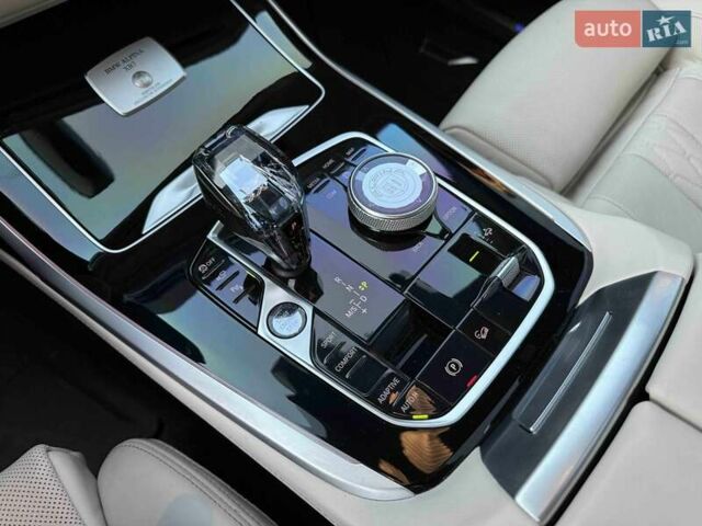 Синий BMW-Alpina XB7, объемом двигателя 4.4 л и пробегом 59 тыс. км за 124900 $, фото 46 на Automoto.ua