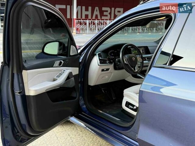 Синий BMW-Alpina XB7, объемом двигателя 4.4 л и пробегом 59 тыс. км за 124900 $, фото 20 на Automoto.ua