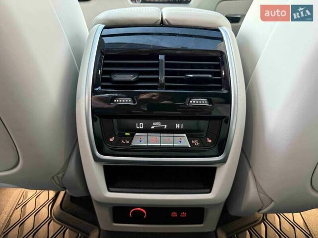 Синий BMW-Alpina XB7, объемом двигателя 4.4 л и пробегом 59 тыс. км за 124900 $, фото 53 на Automoto.ua