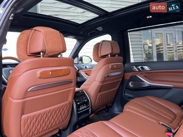 Синий BMW-Alpina XB7, объемом двигателя 4.39 л и пробегом 22 тыс. км за 217000 $, фото 24 на Automoto.ua