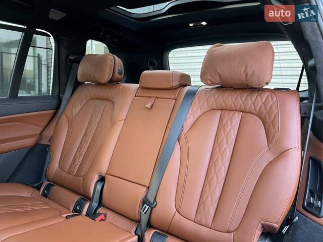 Синий BMW-Alpina XB7, объемом двигателя 4.39 л и пробегом 22 тыс. км за 217000 $, фото 26 на Automoto.ua