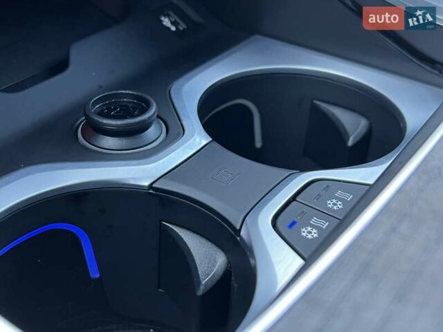 Синий BMW-Alpina XB7, объемом двигателя 4.39 л и пробегом 22 тыс. км за 217000 $, фото 39 на Automoto.ua