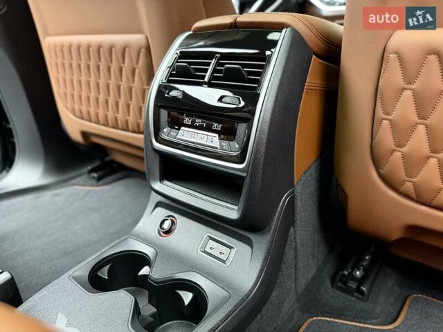 Зелений BMW-Alpina XB7, об'ємом двигуна 4.39 л та пробігом 9 тис. км за 155500 $, фото 59 на Automoto.ua