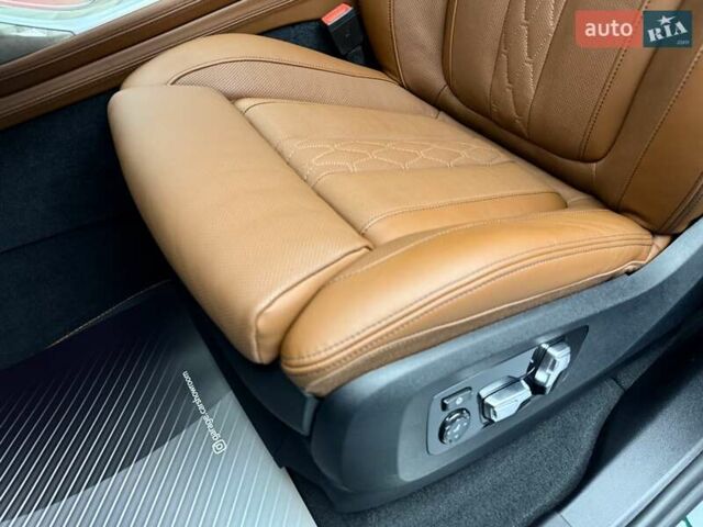 Зелений BMW-Alpina XB7, об'ємом двигуна 4.39 л та пробігом 9 тис. км за 155500 $, фото 34 на Automoto.ua