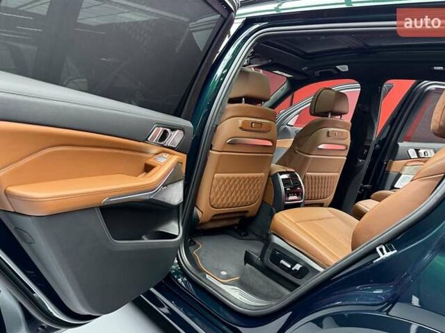 Зелений BMW-Alpina XB7, об'ємом двигуна 4.39 л та пробігом 9 тис. км за 155500 $, фото 45 на Automoto.ua