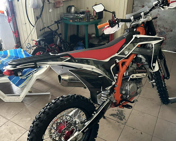 Красный BSE J3D 300 Enduro, объемом двигателя 0.3 л и пробегом 1 тыс. км за 1950 $, фото 4 на Automoto.ua