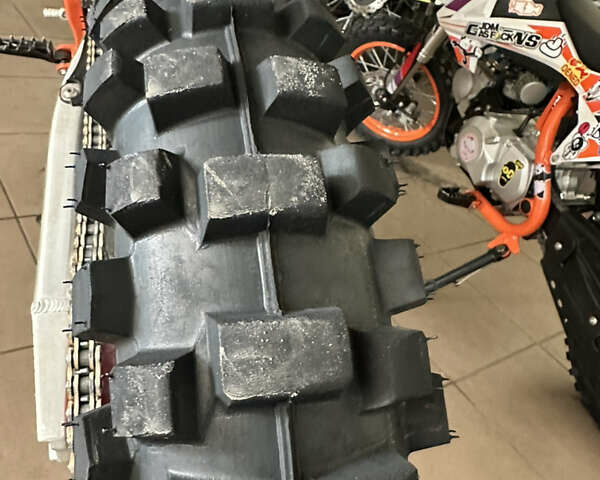 Красный BSE J3D 300 Enduro, объемом двигателя 0.3 л и пробегом 1 тыс. км за 1950 $, фото 5 на Automoto.ua