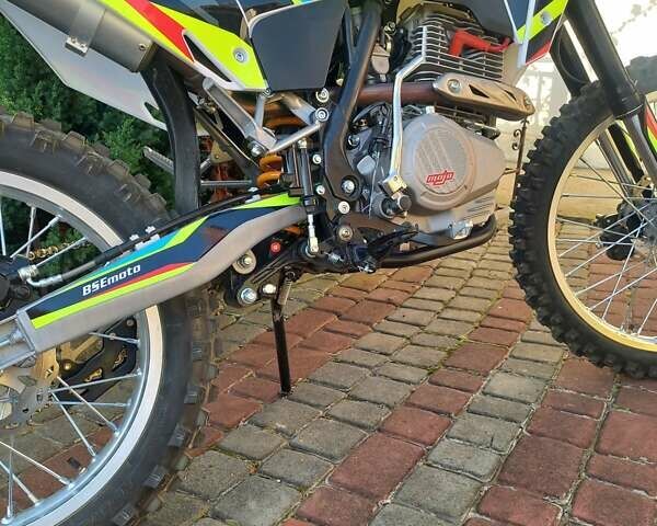 BSE J3D 300 Enduro, объемом двигателя 0.3 л и пробегом 1 тыс. км за 1765 $, фото 4 на Automoto.ua