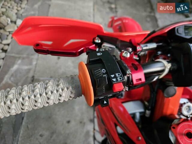 Красный BSE X8, объемом двигателя 0.3 л и пробегом 400 тыс. км за 4100 $, фото 1 на Automoto.ua